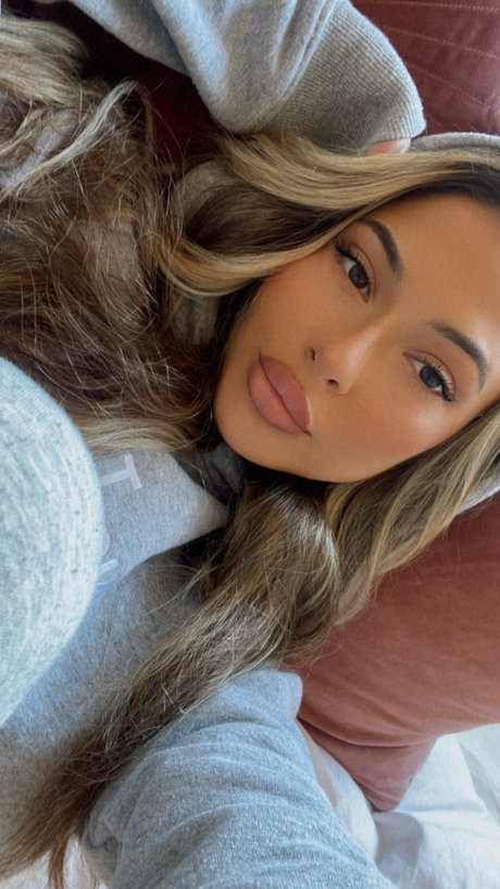 Naken läckt OnlyFans-bild av Dina Shilin