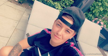 Foto desnuda filtrada de OnlyFans de Reallesbiansx