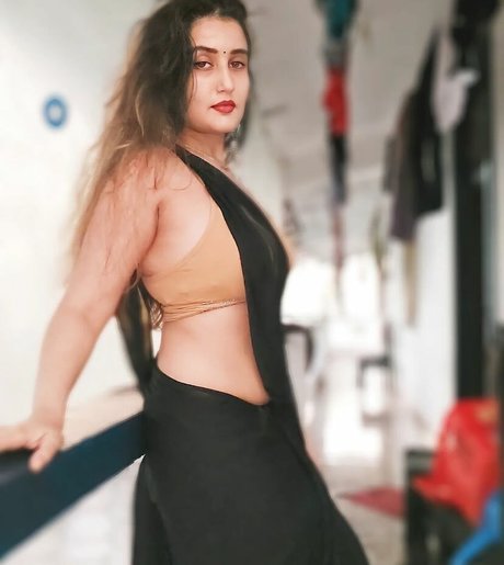 Naken läckt OnlyFans-bild av Aniza Hazel