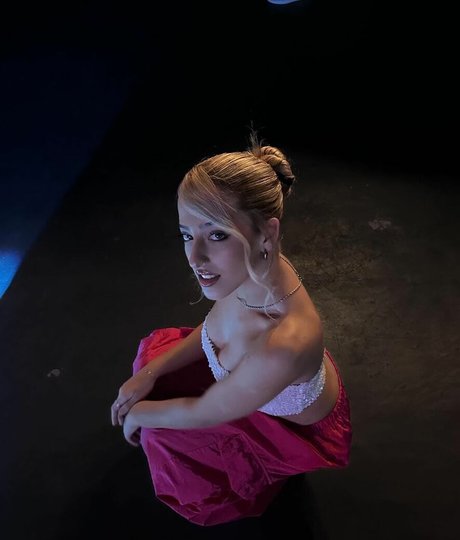 Naken läckt OnlyFans-bild av Ariannmusic