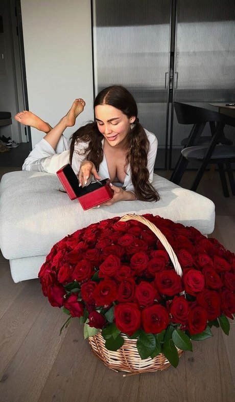 Alaston vuotanut OnlyFans-kuva Toma Zhdanova