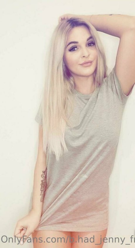 Foto di nudo di fuga di OnlyFans di Bhadjennyfree