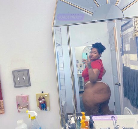 Naken läckt OnlyFans-bild av Jadepinkyboo