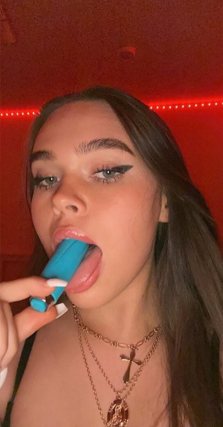 Foto desnuda filtrada de OnlyFans de Juicyicelandicbooty