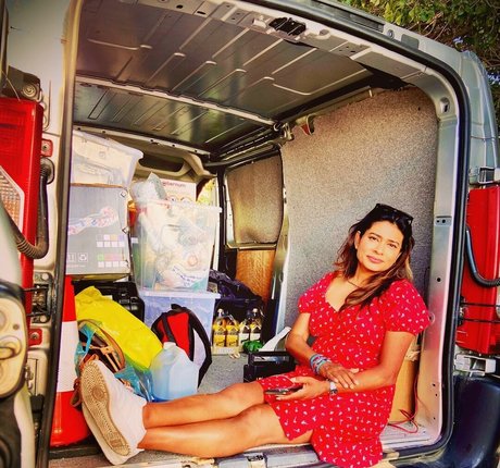 Foto di nudo di fuga di OnlyFans di Nisha Katona