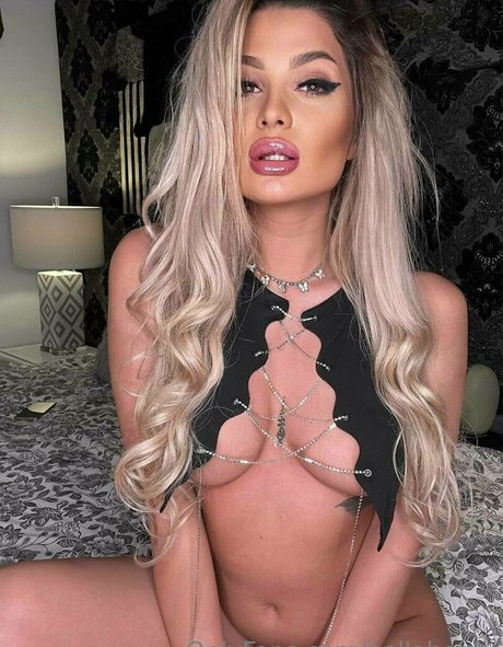 Nacktes geleaktes OnlyFans-Foto von Bellahotxx