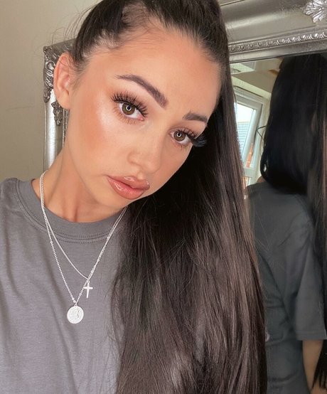 Naakte gelekte OnlyFans-foto van Chloe Reynolds