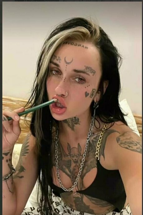 Alasti lekkinud OnlyFans-i pilt Magicallflower