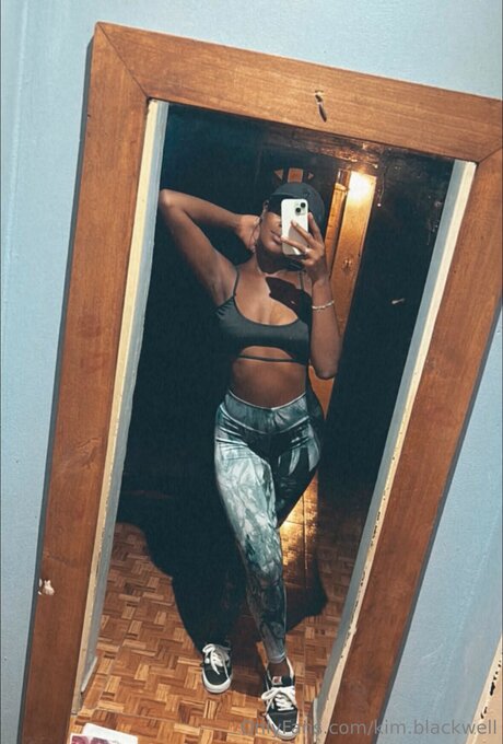Foto di nudo di fuga di OnlyFans di Kim Blackwell