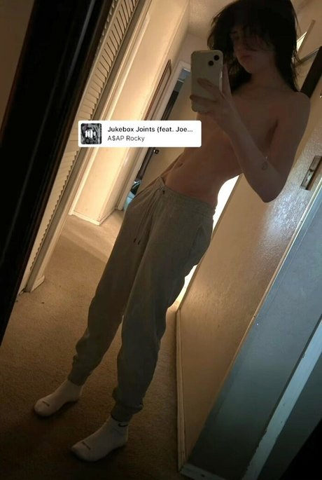 Astrouxx OnlyFansリークヌード写真