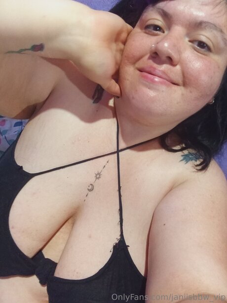 Alasti lekkinud OnlyFans-i pilt Janiisbbw Vip