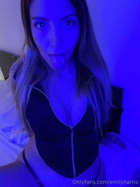 Nacktes geleaktes OnlyFans-Foto von Emilyharris