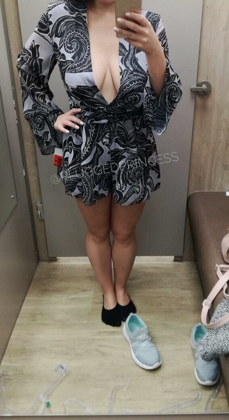 Alaston vuotanut OnlyFans-kuva Pluggedprincess