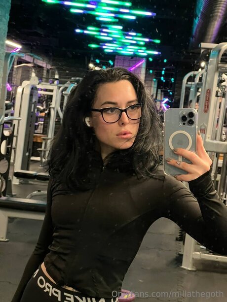 Millathegoth OnlyFansリークヌード写真