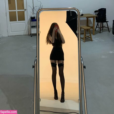 Alasti lekkinud OnlyFans-i pilt Nesegodnyai