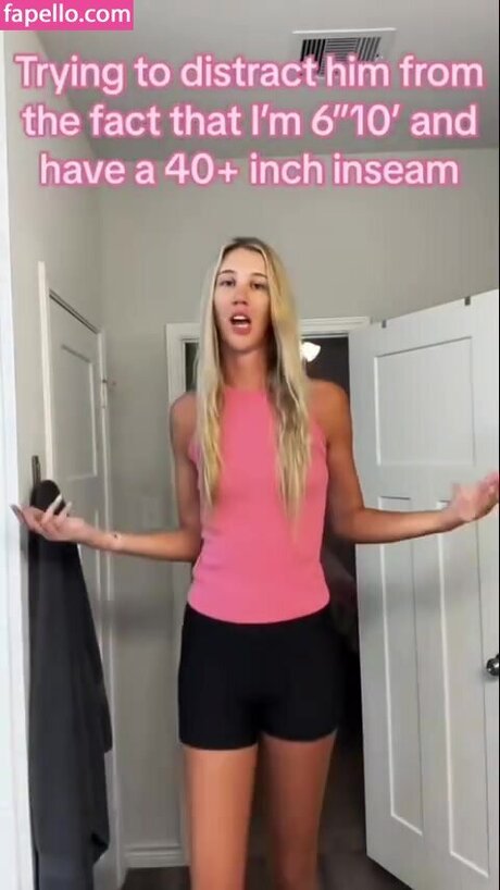 Amazon Allie OnlyFansリークヌード写真