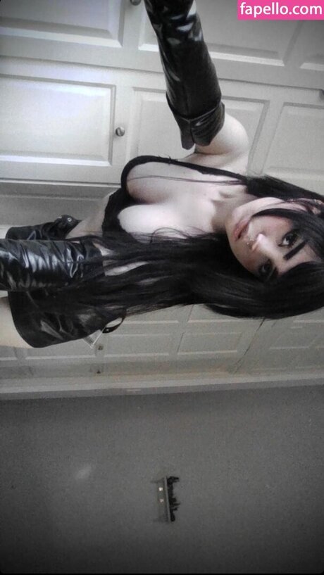 Alasti lekkinud OnlyFans-i pilt Elinoiiddx