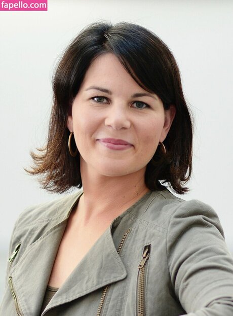 Naken läckt OnlyFans-bild av Annalenabaerbock