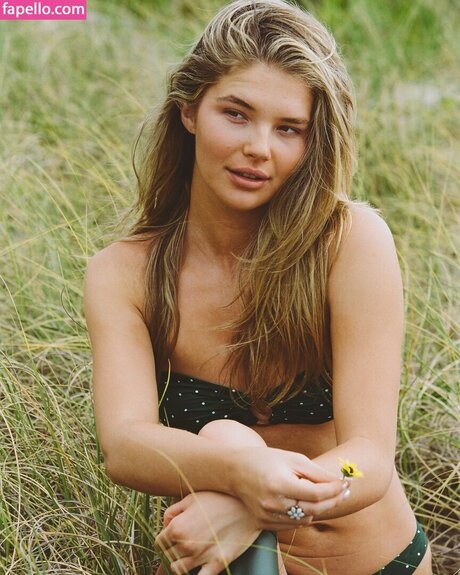 Naakte gelekte OnlyFans-foto van Ellie Thumann