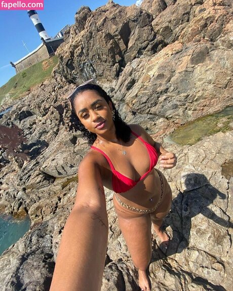 Alaston vuotanut OnlyFans-kuva Ana Carla