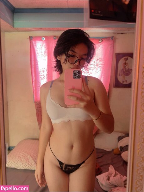 Alasti lekkinud OnlyFans-i pilt Herbie Lee