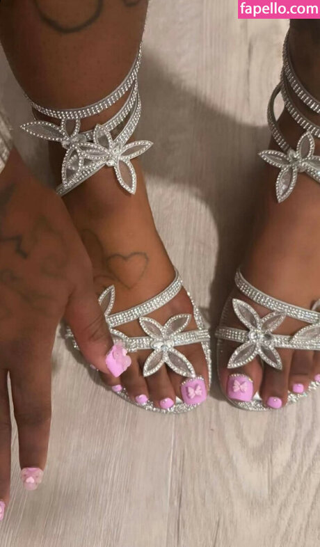 Foto di nudo di fuga di OnlyFans di Sexxy Red