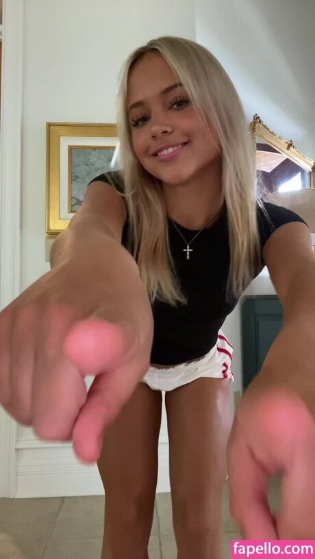 Alasti lekkinud OnlyFans-i pilt Avery Worobel