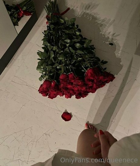 Nahá fotka uniklých OnlyFans od Queenece