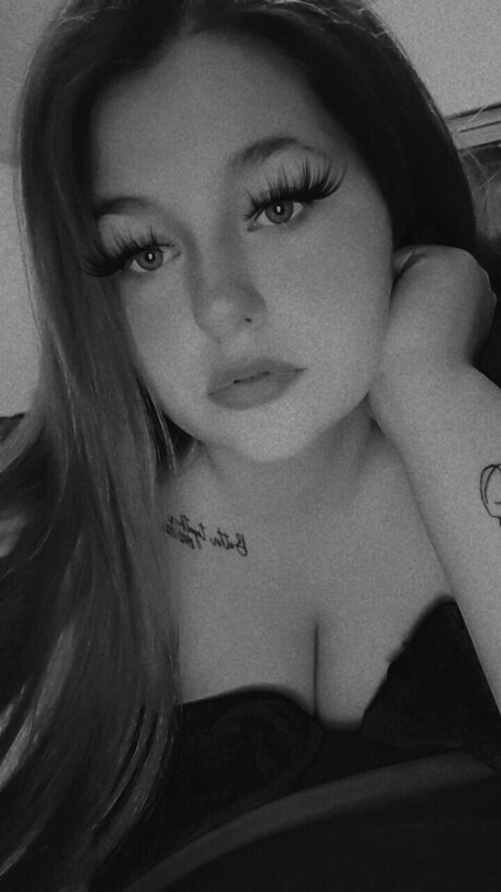 Alasti lekkinud OnlyFans-i pilt Sexy Mama