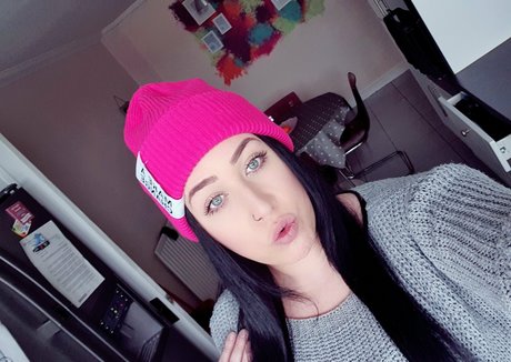 Creammyholes naked leaks OnlyFans pic