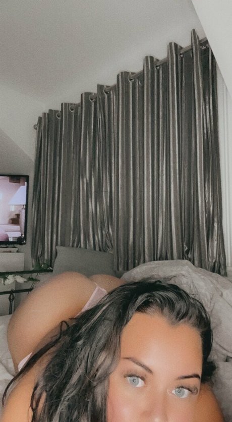 Naakte gelekte OnlyFans-foto van Khloe38kk