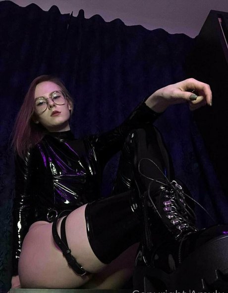 Amyluxxx naked leaks OnlyFans pic