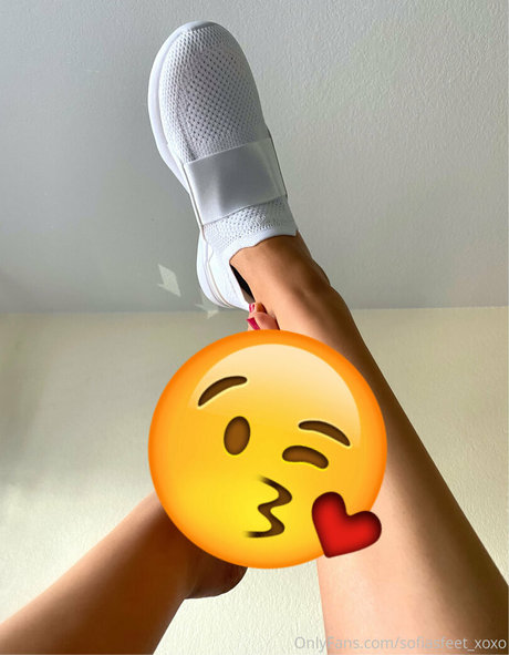Naken läckt OnlyFans-bild av Sofiasfeetxoxo