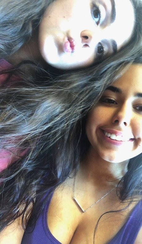 Nerdysara OnlyFansリークヌード写真