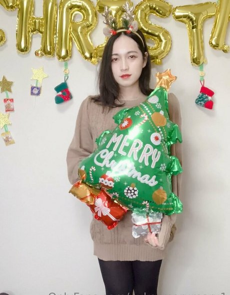 Naakte gelekte OnlyFans-foto van Nukomarumaru1