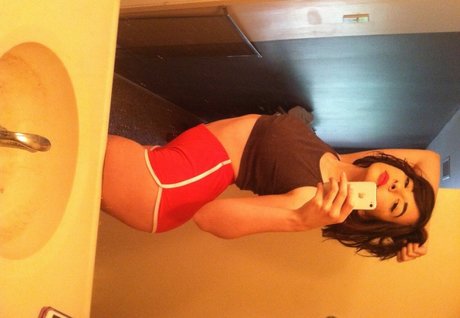 Naakte gelekte OnlyFans-foto van Marsupialmami