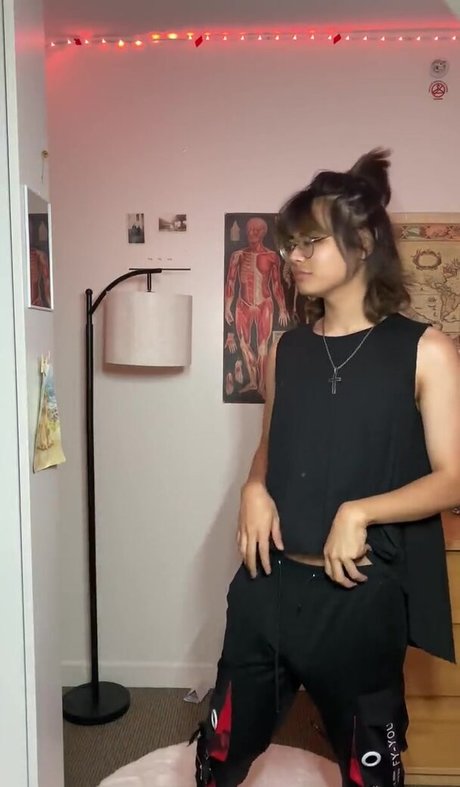 Kianavi OnlyFansリークヌード写真