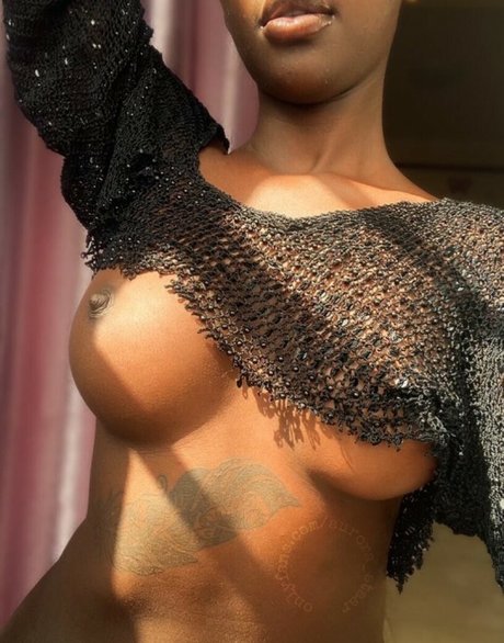 Foto desnuda filtrada de OnlyFans de Aurorastaar