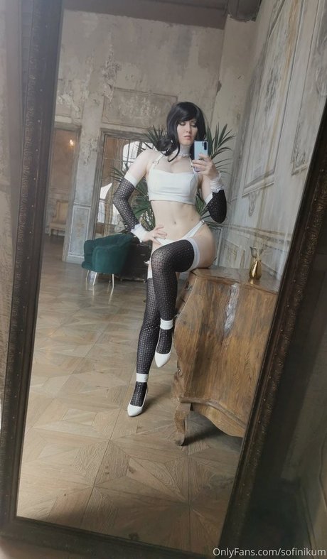 Oniksiya Sofinikum naked leaks OnlyFans pic