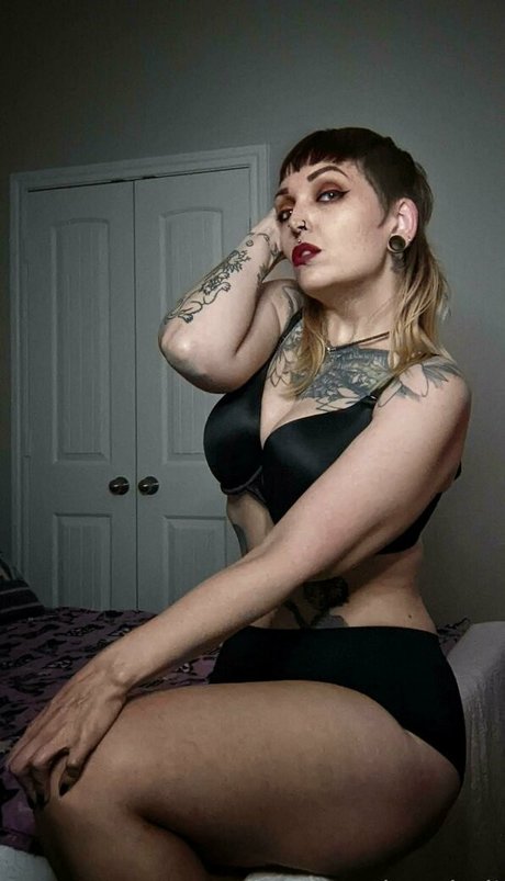 Photo nue de fuite OnlyFans de Xlunakali