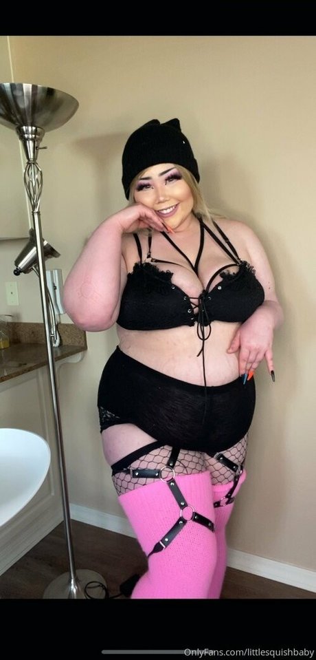 Naakte gelekte OnlyFans-foto van Cecehectori