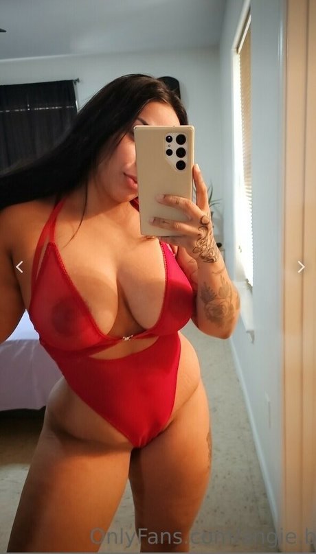 Foto nua vazada do OnlyFans de Angie B