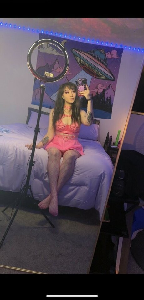 Alasti lekkinud OnlyFans-i pilt Lewdbunnii