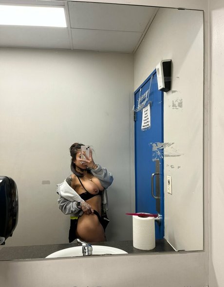 Foto nua vazada do OnlyFans de Masmilkyway