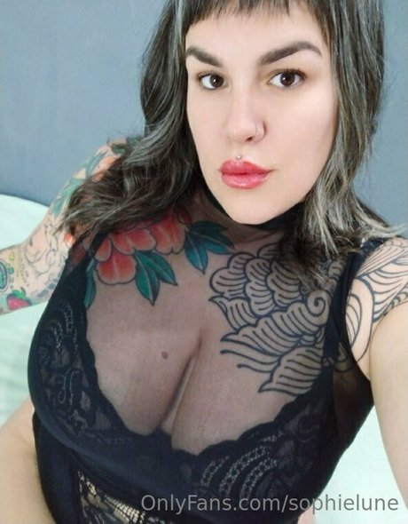 Nahá fotka uniklých OnlyFans od Sophielune