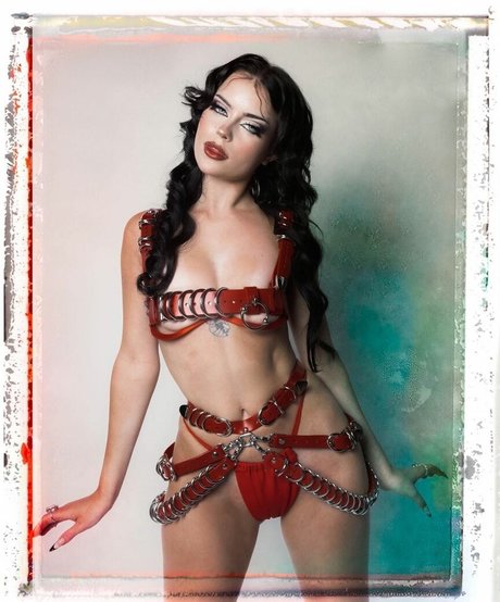 Naakte gelekte OnlyFans-foto van Emmanorton