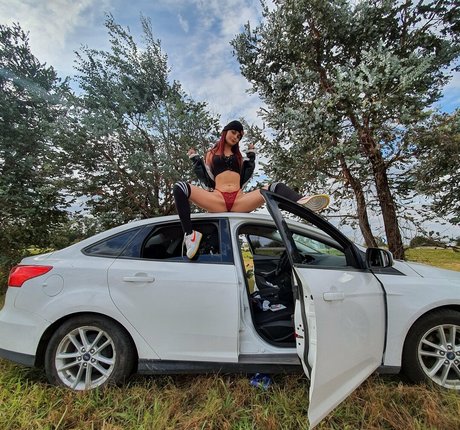 Обнаженная фотография утечки OnlyFans от Barbierivasok