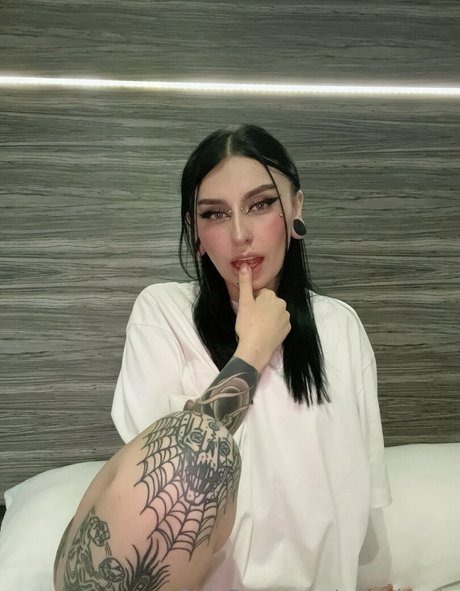 Naakte gelekte OnlyFans-foto van Badkittymia