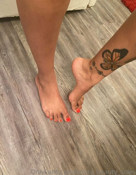 Foto nua vazada do OnlyFans de Bootybeautysoles