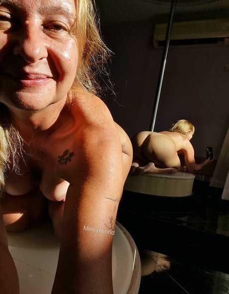 Naken läckt OnlyFans-bild av Sexxymels